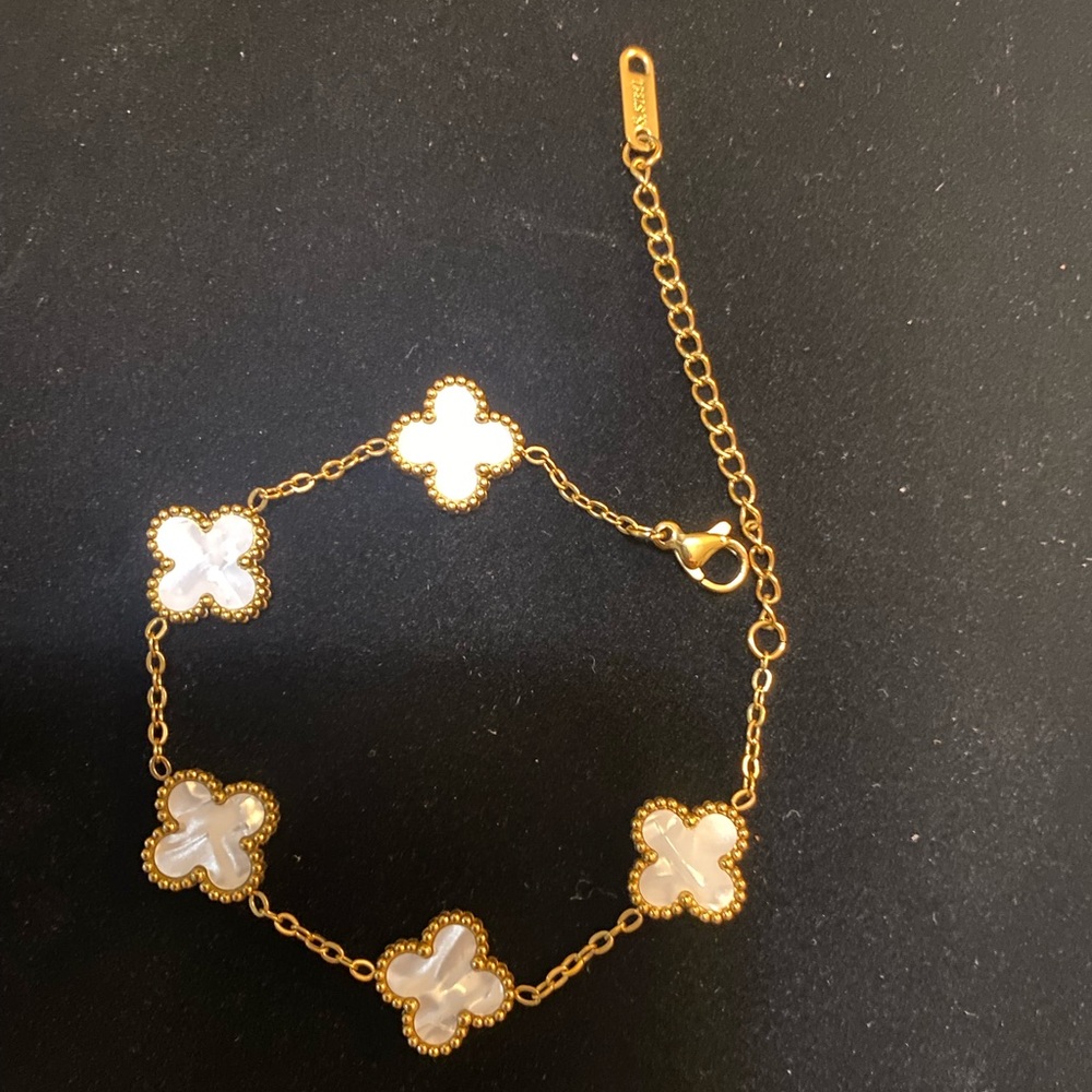 White Mother of Pearl Clover Bracelet Stainless Steele